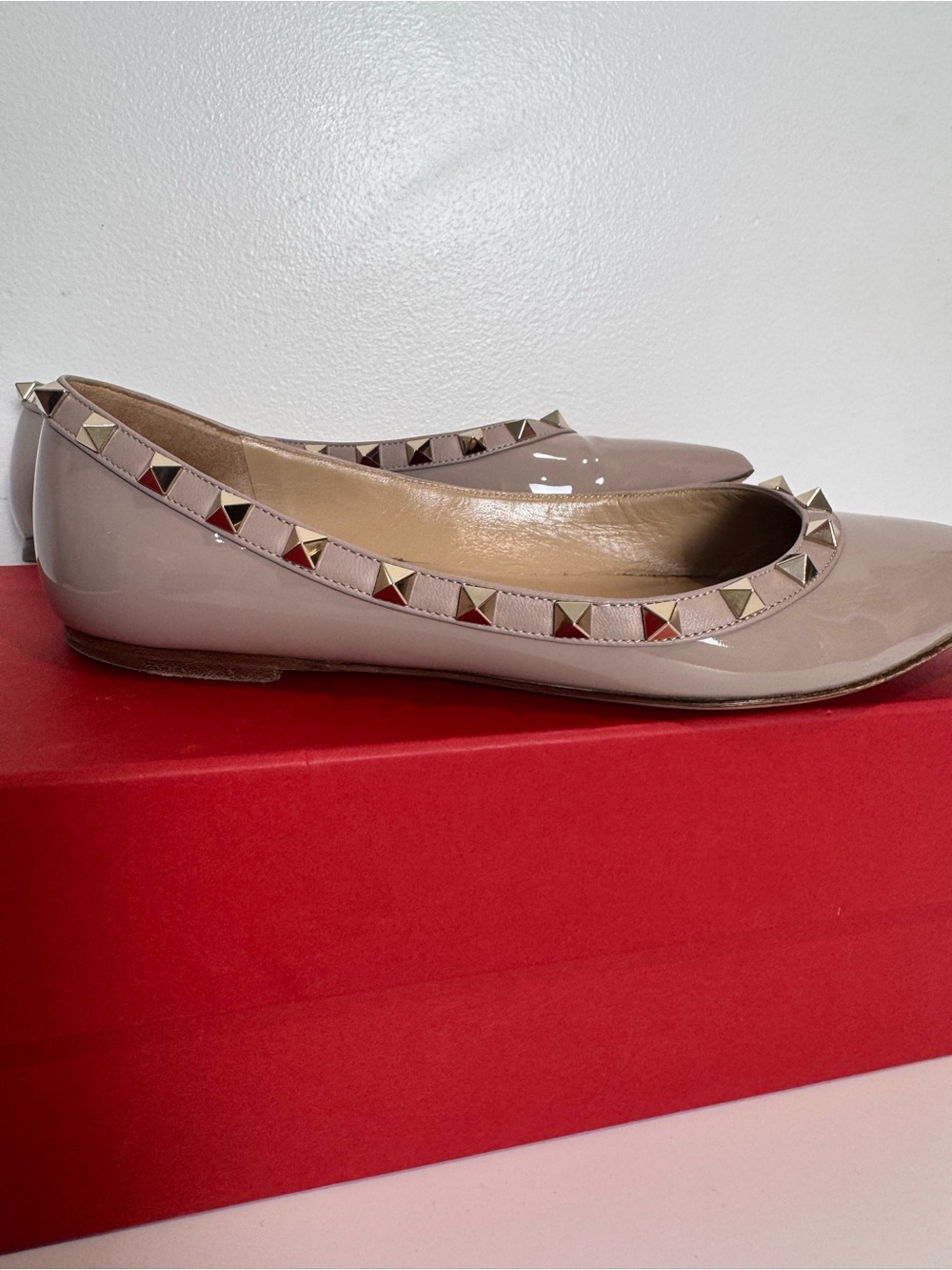 These Valentino Garavani Rockstud Pointed Toe Ballerina Flats nude size 8 - Picture 10 of 16